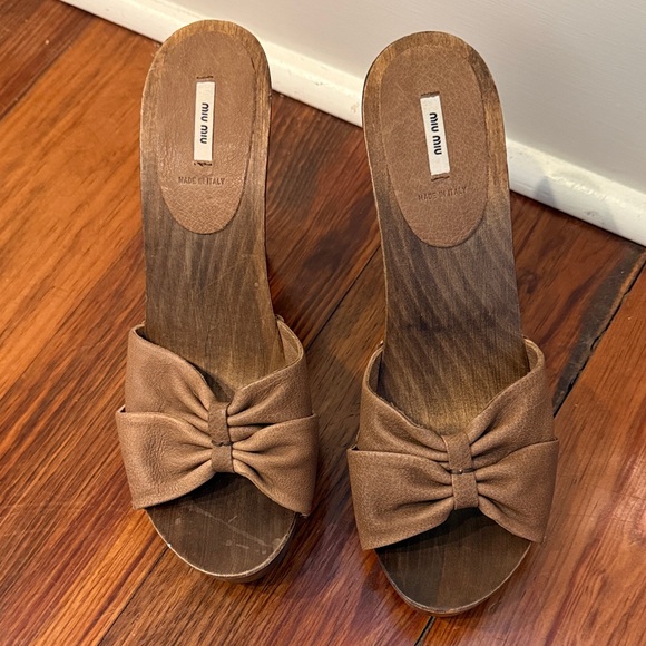 Miu Miu Shoes - Miu Miu Tan Leather Bow Slide Clogs